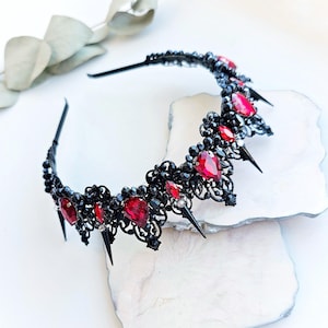 Handgefertigte Gothic Rot & Schwarz Kristall Tiara: Vampir Hochzeitskrone