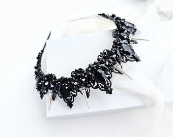 Black Crystal Crown, Black wedding crown, Gothic wedding crown, Spike crown Black tiara with metal spikes, The Queen&#39;s crown