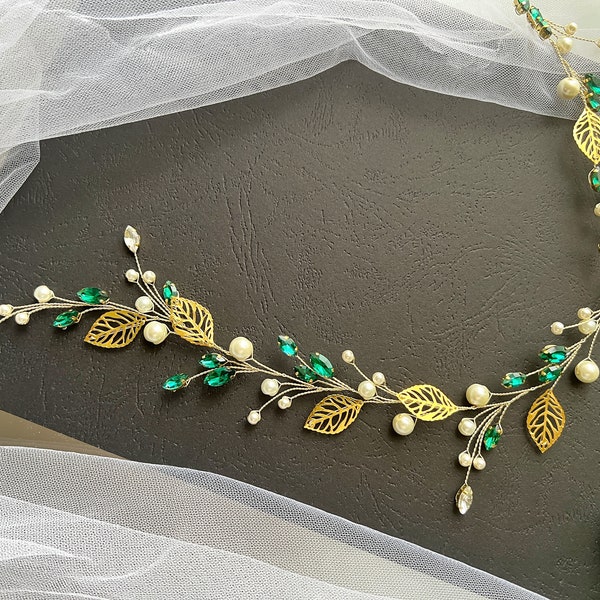 Emerald bridal hair vine, wedding hair vine, gold bridal hairpiece, bridal headpiece, pearls hair vine for bride, wedding hair piece