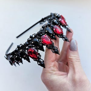 Handgemachte Schwarz Rote Kristall Spike Krone: Gothic Hochzeits-Tiara