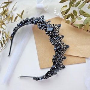Handgefertigtes schwarzes Kristall Gothic Haarband: Braut Tiara