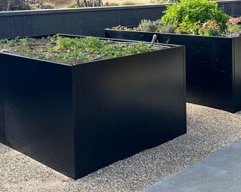 Custom aluminum / corten steel raised planter bed