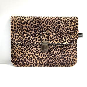 Pochette plate en cuir fermoir tuck grand modèle - Fait main
