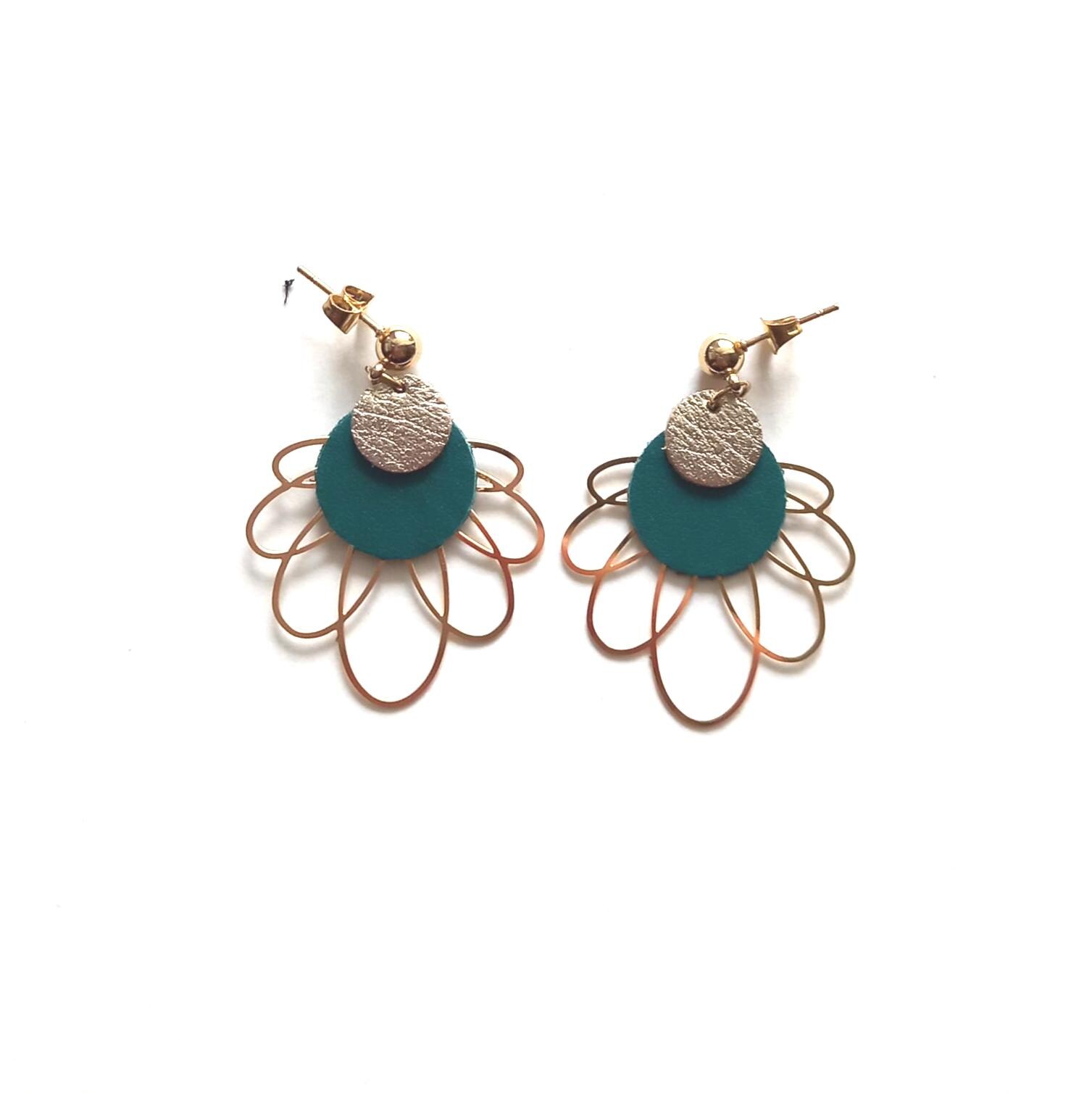 Boucles D'oreilles Dorées Orchidée - Fleur Délicate - Vendues Avec Boîte - Occasion Parfait état