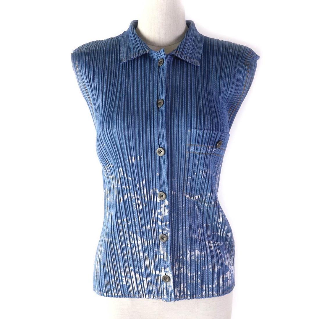 プリーツ プリーズ イッセイ ミヤケ ノースリーブ トップ：日本の