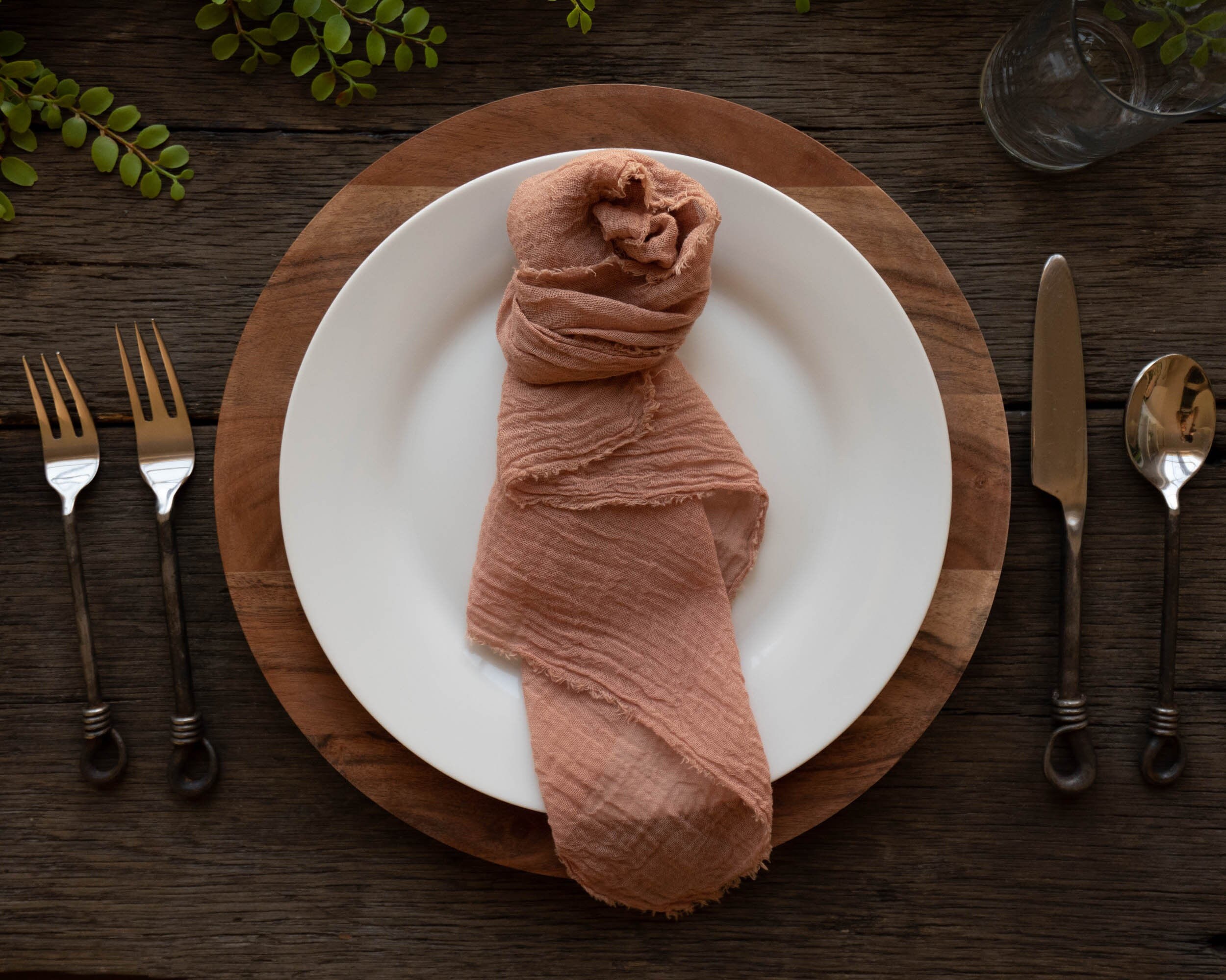 emerald green napkins for wedding