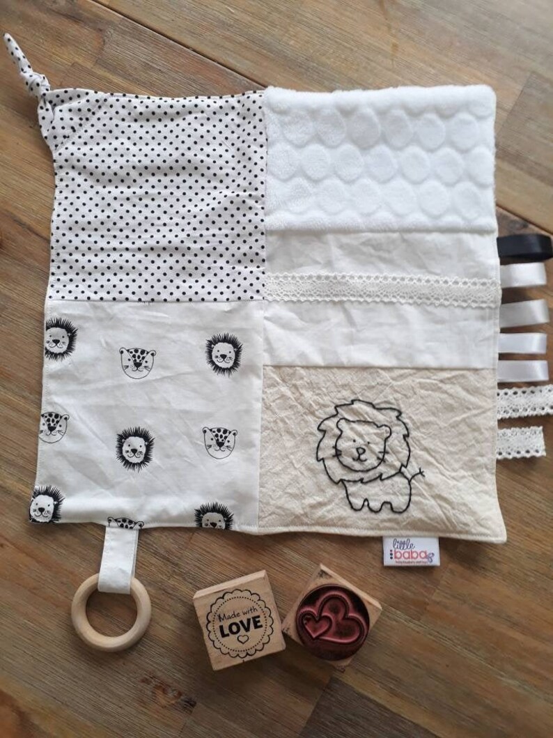 muslin taggie blanket
