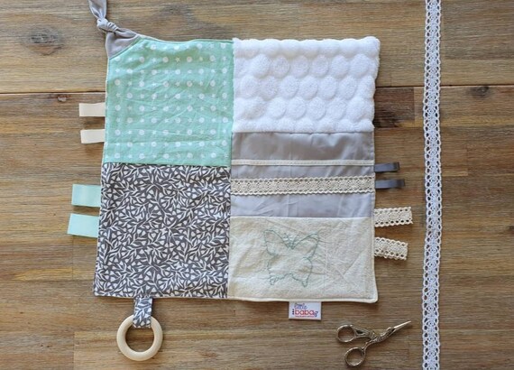 muslin taggie blanket