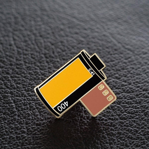 FILM PIN - Kodak Portra 400 Enamel Pin, Film Roll Pin, Film Photography Enamel Pin, 35mm Film Pin, Photographer Gift, Lapel Pin, Kodak Pin