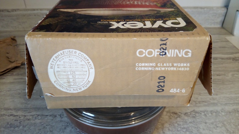 HTF Pyrex woodland boxed 484 NOS NIB 1.5 qt covered casserole-Brown