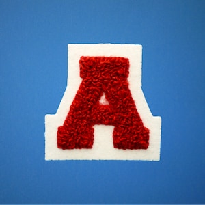Parche pequeño de fieltro de chenilla con letras universitarias, 2", rojo/blanco