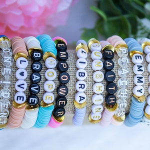 Custom Name Beaded Bracelet, Boho Beaded Bracelet Women, Heishi Bracelet Stack, Mom Bracelet Kids Names, Gold Disc Bracelet, Word Bracelets