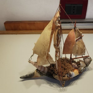 Shells boat - Crab claws - Sea urchin corals - Artistic boat - Artisan masterpiece - Sea enthusiasts collectors