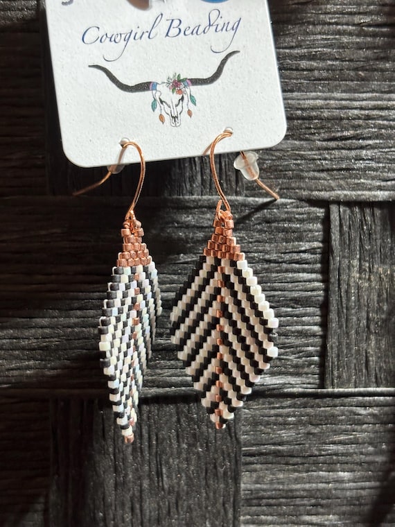 Nature-Inspired Elegance – Leaf Beaded Earrings