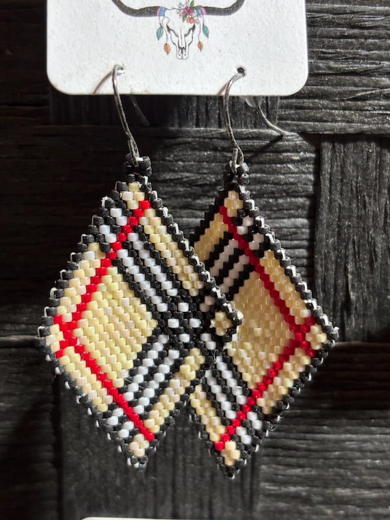 Diamond Elegance: Hand‑Beaded Fringe Earrings from Montana