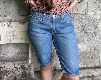 Vintage Levi's Bermuda Denim Shorts / Mid-Wash Blue Jeans Shorts /  Vintage Jeans Shorts / Classic 90s Cutoff Style Levi's Shorts 511