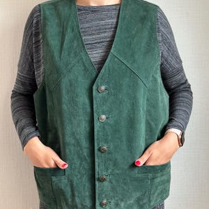 Retro 70s Suede Vest | Vintage Green Leather Vest with Pockets | Boho Western Unisex Clothing | Vintage Leather Waistcoat