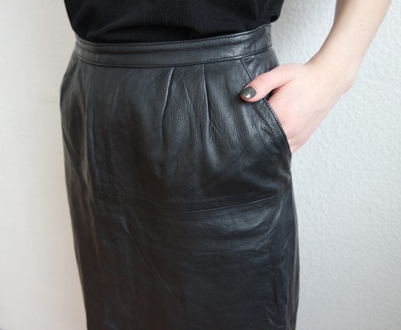 Vintage Black Real Leather Classic Woman Skirt Mi… - image 10