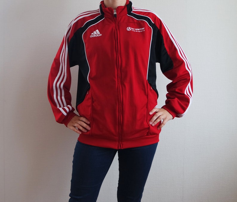 veste adidas rouge et blanche