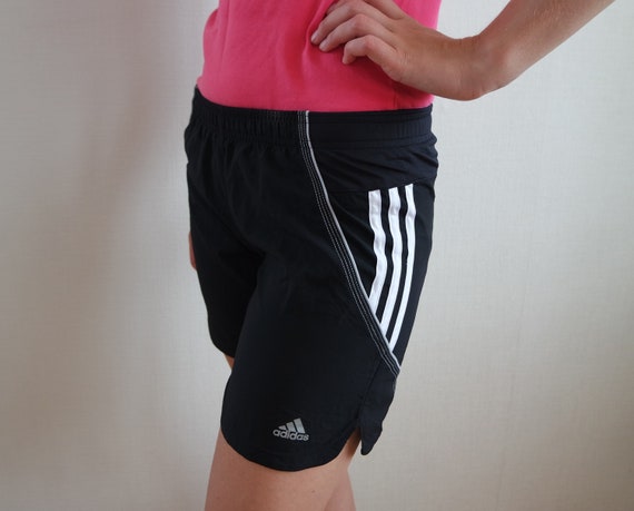 ADIDAS Black Shorts Adidas Vintage Sport Shorts schwarz Vintage Adidas Shorts | Kleidung, Shorts, Adidas