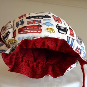 TEA COSY Small Size Drop In Snuggie Tea Cosy fits your 24-30 Oz teapot is made with British Icon cotton fabric lined with burgundy cotton Bild 9