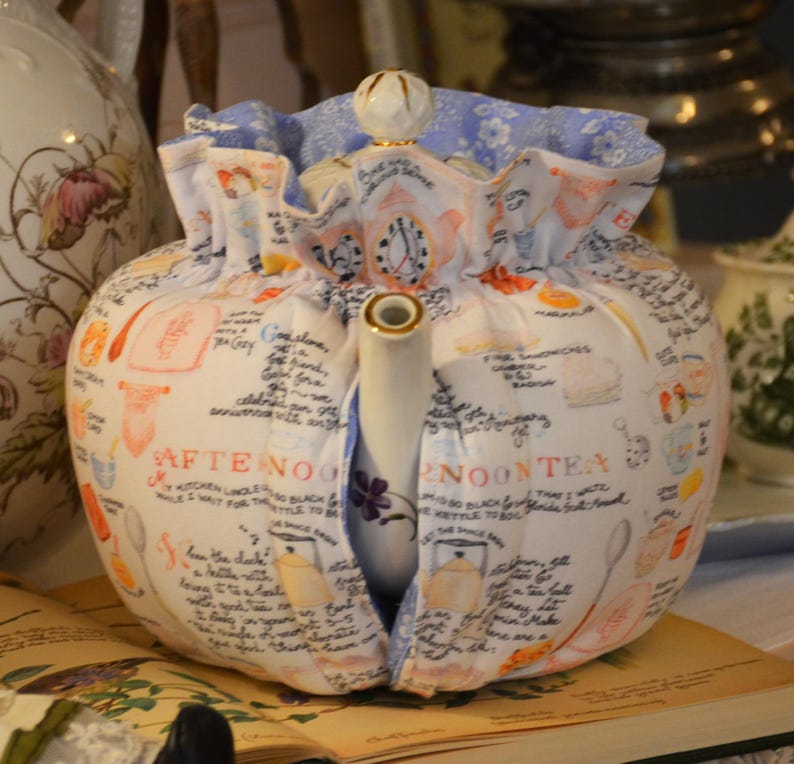 TEA COSY Large Size Afternoon Tea Drop In Snuggie Original fits your 42-48 Oz large teapot is lined with blue floral print zdjęcie 3