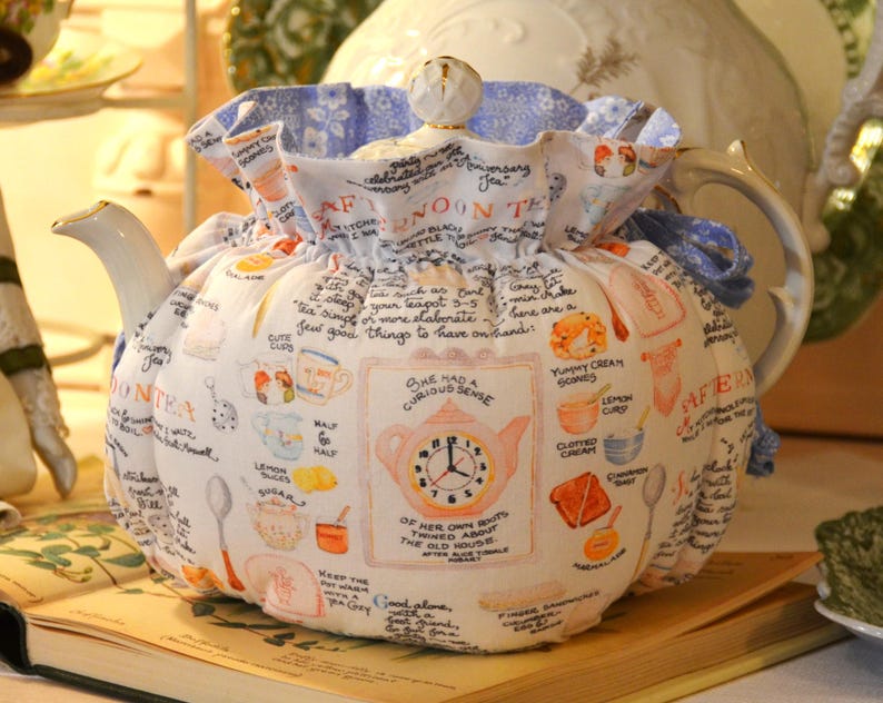TEA COSY Large Size Afternoon Tea Drop In Snuggie Original fits your 42-48 Oz large teapot is lined with blue floral print zdjęcie 1