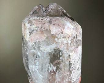 lodolite quartz tower | pink inclusion quartz with rutile | included quartz tower with lodolite | rutilated quartz // Brazil