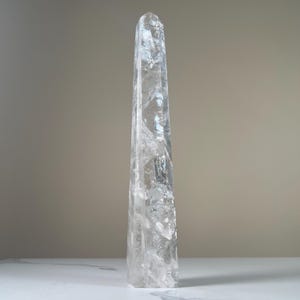 Bergkristall Turm | Quarz-Kristall mit Regenbogen Einschlüssen