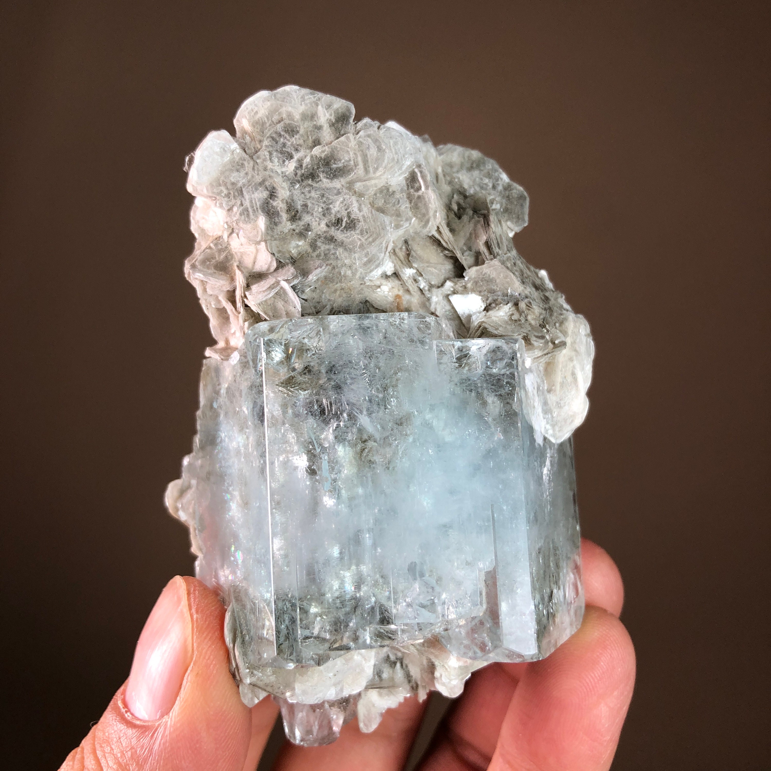 アクアマリンと白雲母 | 天然ブルーベリルクリスタル（雲母入り