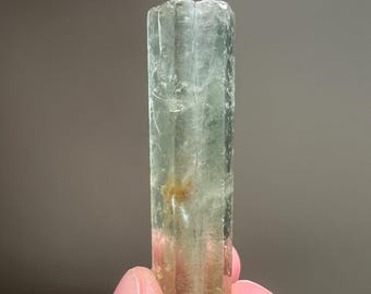 青緑色のベリル結晶｜ブラジル産アクアマリン鉱物標本