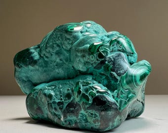 Malachite | Polished Green Malachite Palmstone