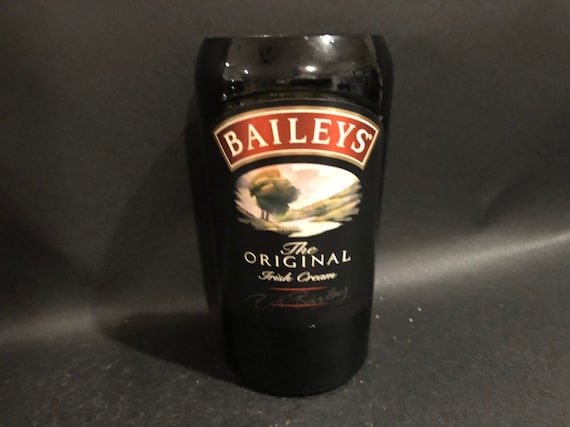 Large Bailey's Candle/1 liter Baileys' Irish Cream Candle Bottle Soy Candle. Made To Order/1 Liter vs 750ML for 35% More Wax, Scent, Burn hr