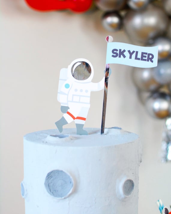 Personalized Astronaut Cake Topper, Custom Outer Space Party Cake Topper, Space party decor, Two the Moon, Astronaut birthday party decor Il_570xn