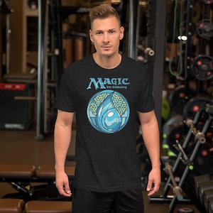 Blau Mana | Glasmalerei Kunst | MTG | Zauberhaft die sich versammelnde | T-Shirt |