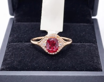 Pierścionek z brylantami z birmańskiego spineli o masie 1,4 ct, nieogrzewany, w stylu vintage, ze złota 14-karatowego, szlif poduszkowy