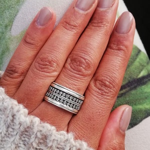 Anillo giratorio de plata esterlina - Joyería hecha a mano - Patrón punteado - Anillo antiestrés - Regalo ユニセックス パーフェクト