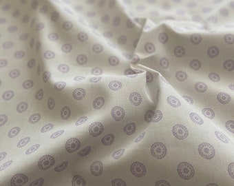 Premier imprime Chelsea Wisteria Polka Dot Pieza de tela 51"W x 20"L