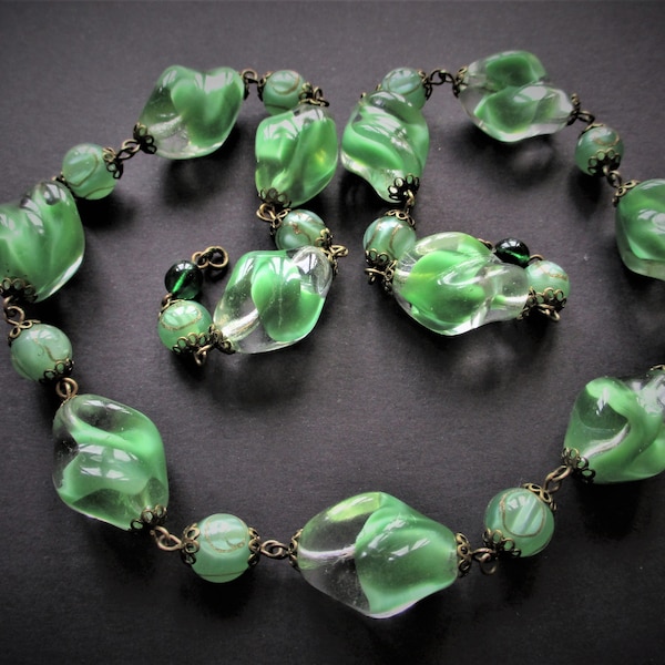 Vintage Art Deco groene Givre glazen kralen ketting