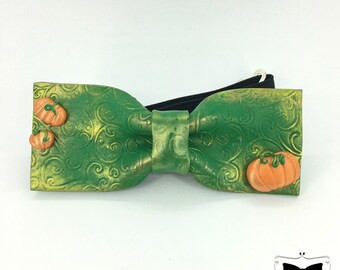 Polymer clay bow tie, handmade in Italy. Green tone pre-tied bow-tie, arabesque with Halloween Pumpkin. Fashion gift for men boys graduation