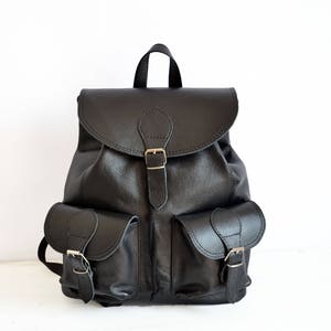 Mochila de couro preta: bolsa grande de couro legítimo com bolsos