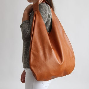 Bolso hobo de gran tamaño en marrón camel Bolso hobo de piel suave Monedero hobo de piel Monedero hobo de piel marrón Hobo de mujer