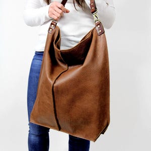 Bolso tote grande de piel / Bolso de hombro extragrande de piel auténtica / Bolso de mano artesanal para el día a día / Bolso de mano minimalista de piel marrón / Bolso con cremallera superior imagen 8