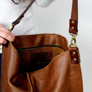 Bolso tote grande de piel / Bolso de hombro extragrande de piel auténtica / Bolso de mano artesanal para el día a día / Bolso de mano minimalista de piel marrón / Bolso con cremallera superior imagen 9
