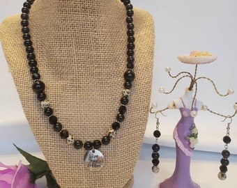 Bold-acious Black Beauty necklace set with pendant that says "Live your Dream"