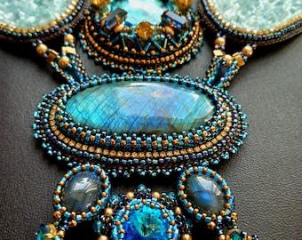Water Queen 7, precioso collar babero y pendientes bordados con cuentas de labradorita, joyería Art Nouveau bordada a mano.