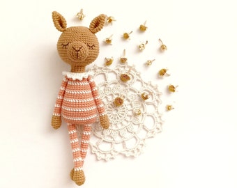 Lama Daisy With Pyjamas - English Pattern PDF