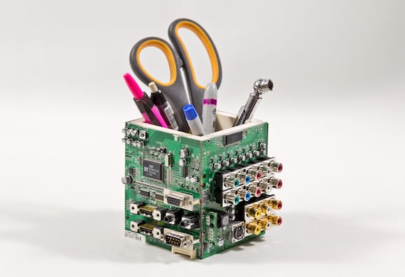 Circuit Board Pencil Pen holder, Computer Industrial look with engineer feel for the IT nerd in your life. Upcycled geek cool practical gift