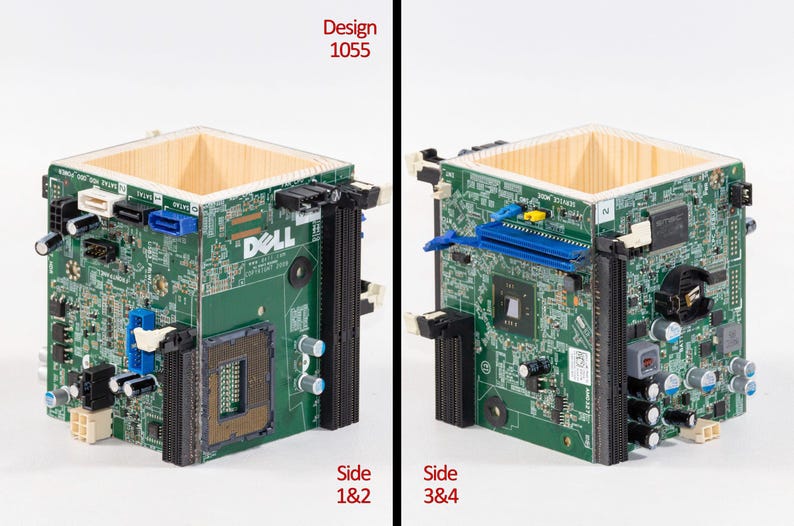 Puede incluir: Un contenedor cuadrado construido con placas de circuito de computadora Dell verdes, con componentes electr&oacute;nicos, puertos y ranuras visibles en las paredes exteriores. El interior est&aacute; revestido de madera clara. Texto: Design 1055, Side 1&2 y Side 3&4.