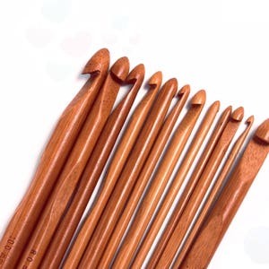 Set of 12 bamboo crochet and knitting needles